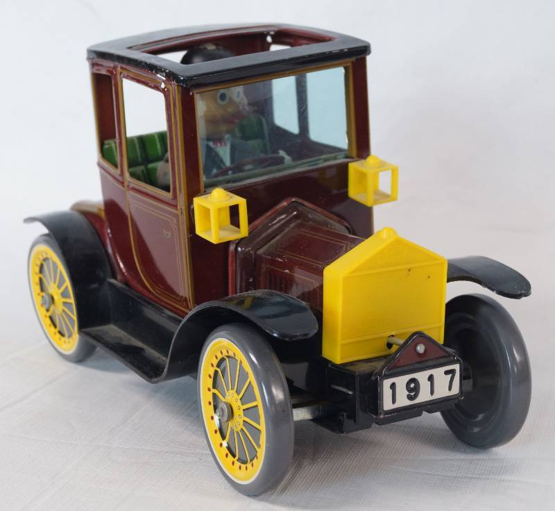lot 1294 image: Tin Toy Car