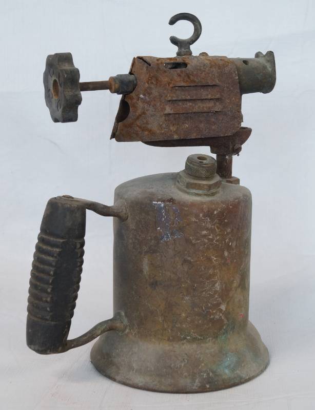 lot 1295 image: Vintage Gas Blow Torch - Champion