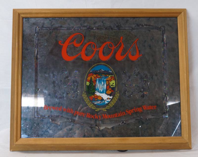 lot 1398 image: Vintage Coors Lighted Mirror Sign in Wood Frame - WORKS See photos