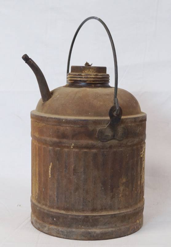 lot 1399 image: Vintage Gas Can - w small pour spout