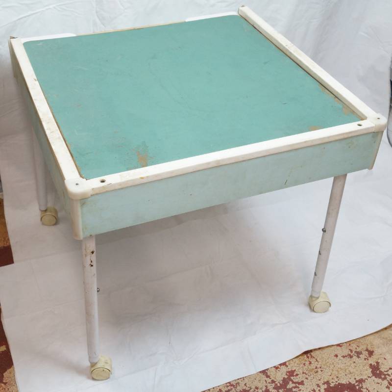 lot 1403 image: Vintage Childs Activity Table