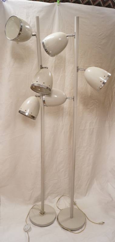 lot 1404 image: Set of 2 - Decorative Floor Lamps - Well made - not the cheap ones - see photos - foot control onoff switches