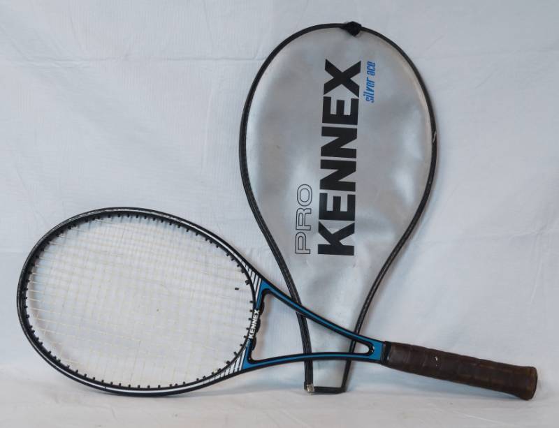 lot 1410 image: Tennis Racquet - KENNEX - w case good condition racket - See photos