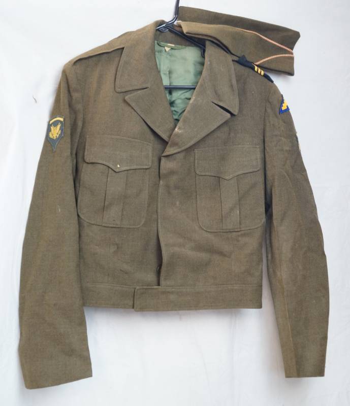 lot 1422 image: Vintage U.S.A. Military Uniform Jacket w Hat - Nice, well-made - Size 42 L