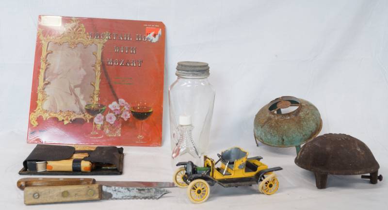 lot 1426 image: Lot of Misc VINTAGE items and two unique knives