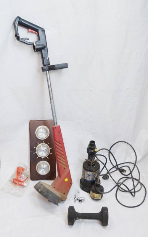 lot 1427 image: Sump pump, weed eater, indoor weather station and more - see pics