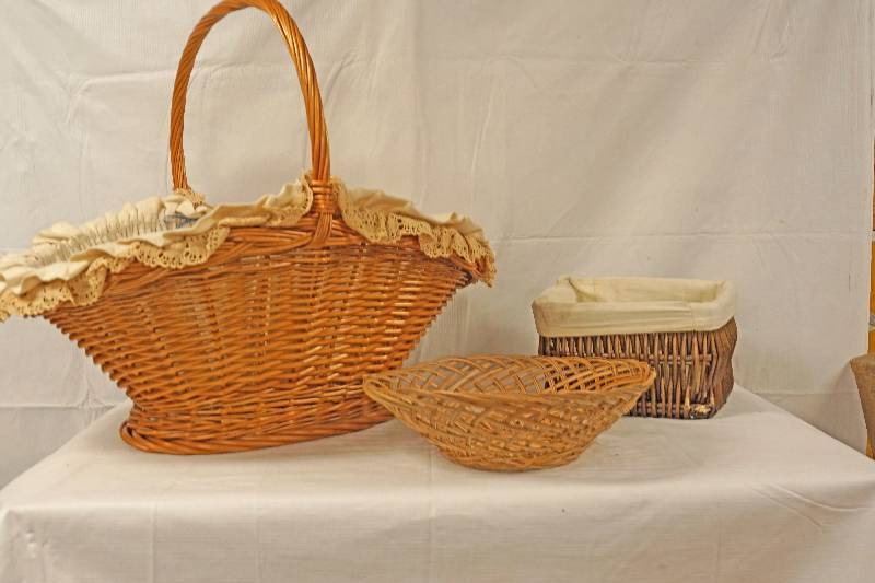 lot 6674 image: Lot of Wicker Baskets - See Measurements, One is Big