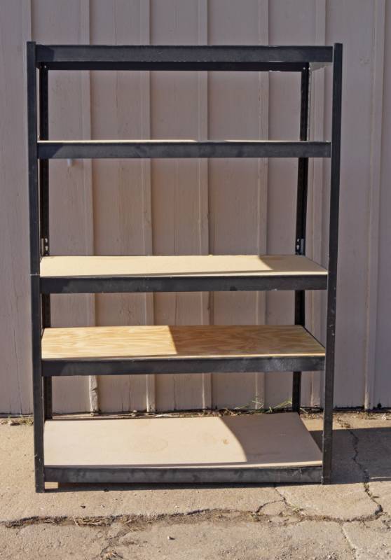 lot 3409 image: 6 Metal Shelving Unit