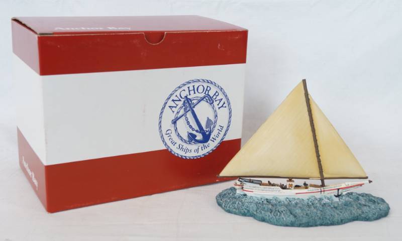 lot 3417 image: Collectible Anchor Bay Great Ships Of The World Skipjack The Nancy AB 104S 1997 -  With Gorgeous Wood And Glass Numbered Case - Excellent Condition With Original Box