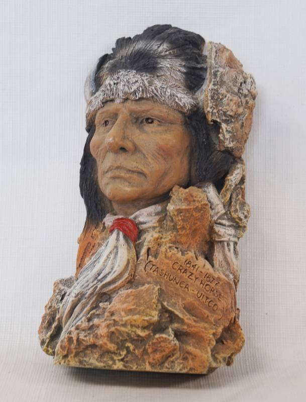 lot 3442 image: Native American Indian Sculpture - Almost 6 tall - Nice
