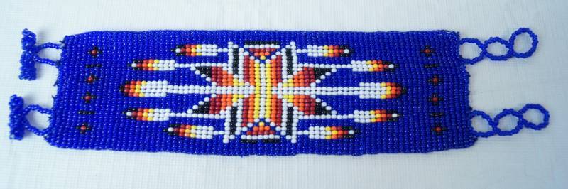 lot 3444 image: Gorgeous Native American Glass Beaded Bracelet - VERY NICE - Blue