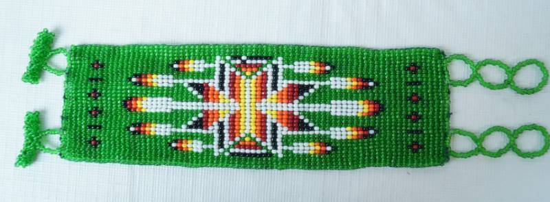 lot 3445 image: Gorgeous Native American Glass Beaded Bracelet - VERY NICE - Green