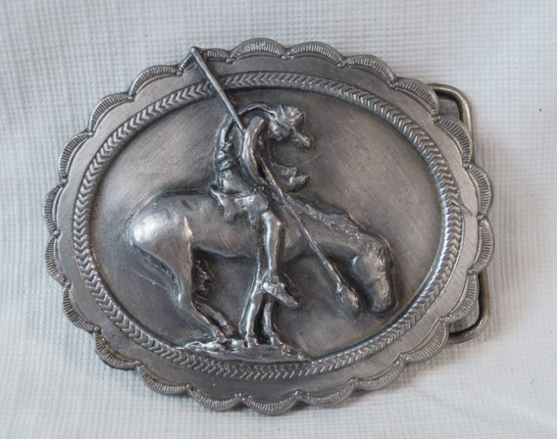lot 3446 image: Very Nice Trail of Tears Native American Themed Belt Buckle