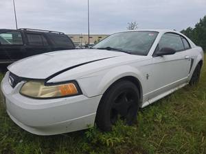 lot 20364 image: 2003 Ford Mustang SRS - WHITE