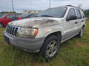 lot 20367 image: 2001 Jeep Grand Cherokee Laredo 4WD - WHITE