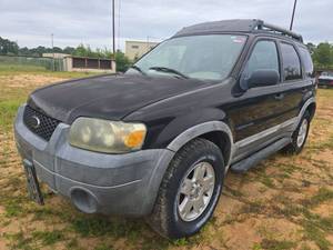 lot 20372 image: 2005 Ford Escape - BLACK