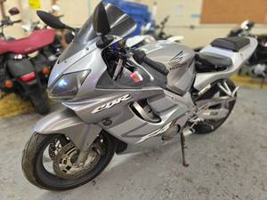 lot 16455 image: 2005 Honda CBR600F4- SILVER