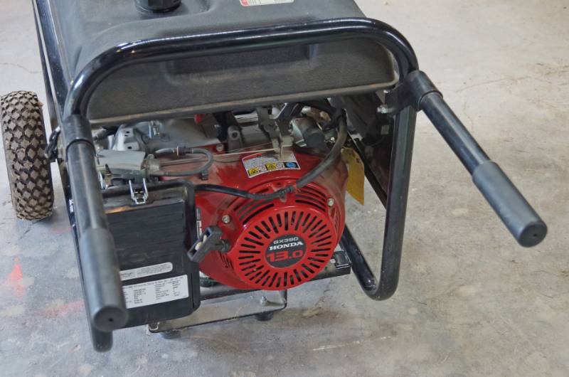Black Max 8450 Generator Powered by 13 H.P. HONDA GX390 OHV Gas Engine