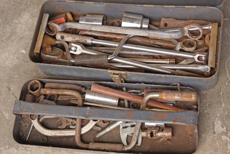 lot 2403 image: Vintage Metal Tool Chest with Contents - Toolbox Ready to Go