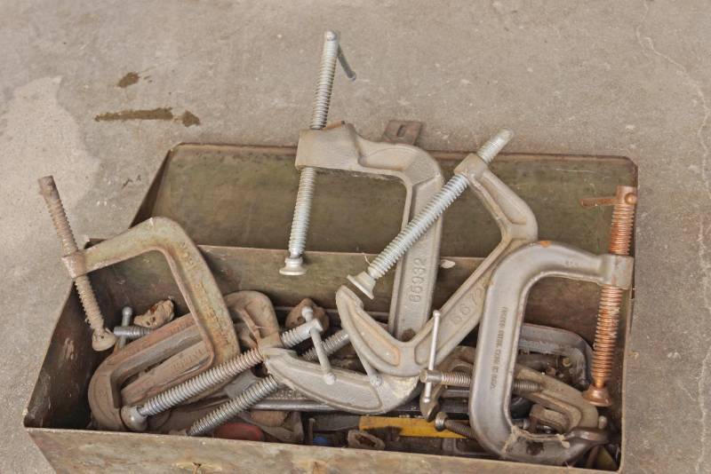 lot 2407 image: HUGE LOT of C-Clamps with Case
