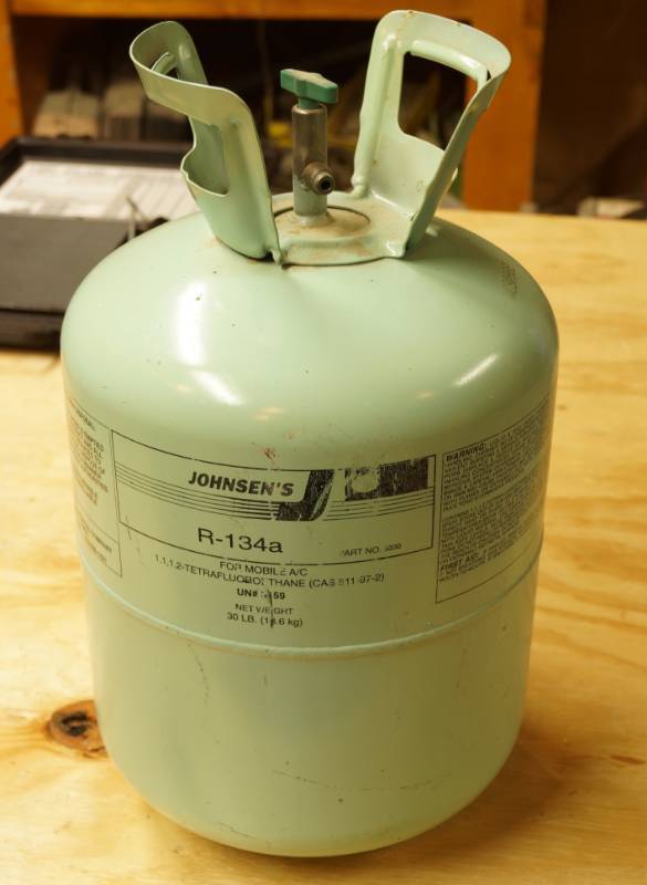 lot 2421 image: R-134a Refrigerant - Johnsens - (JUG WEIGHT About 11.5 Pounds)