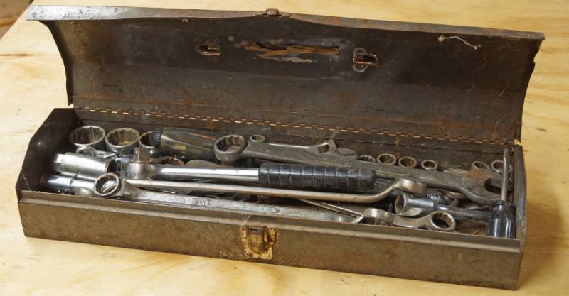 lot 2434 image: Mechanics Toolbox FULL of Tools