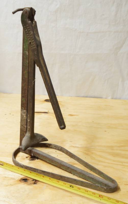 lot 2438 image: Vintage Tire Bead Breaker - SPEEDMASTER - Oakland, Cal