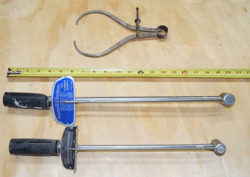 lot 2442 image: 3 Tool Lot - 2 Torque Wrenches & Spring Caliper