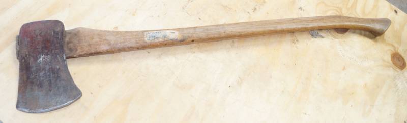 lot 2477 image: Big Hand AXE