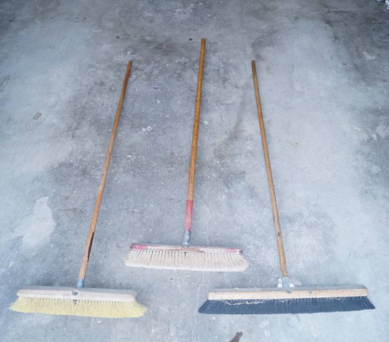 lot 2482 image: 3 Push Brooms and 3 Snow Shovels