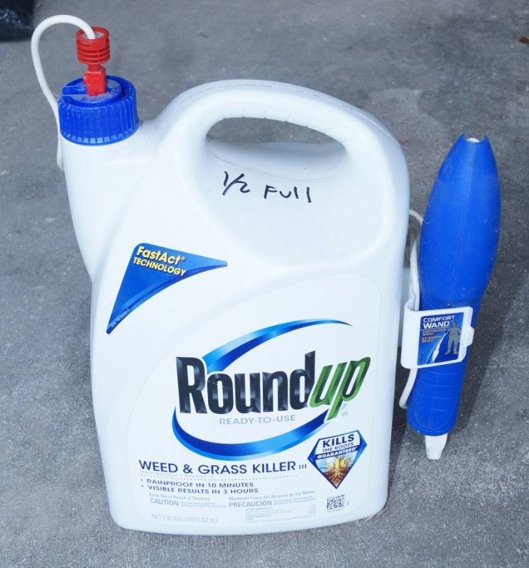 lot 2488 image: Roundup Weed & Grass Killer - 12 Full