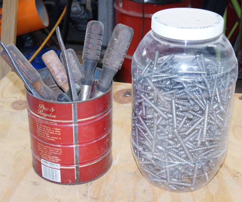 lot 2508 image: Lot of Heavy Screws and Can of Screw Drivers