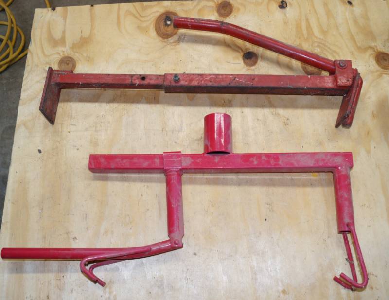 lot 2511 image: Lot of Misc Tools - Tire Changing Tools Bead Spreader