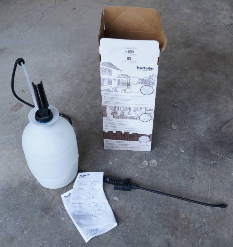 lot 2513 image: Hudson Deck Sprayer - 1 Gallon - In Box