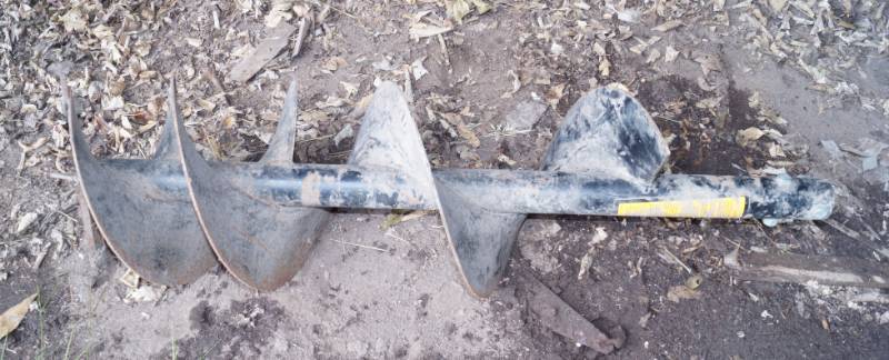 lot 2523 image: Post Hole Digger Bit