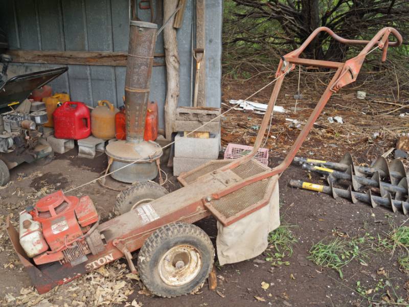 lot 2530 image: Hesston Stump Razor  Grinder - Shaves Unsightly Tree Stumps Down To 6 Below Ground Level