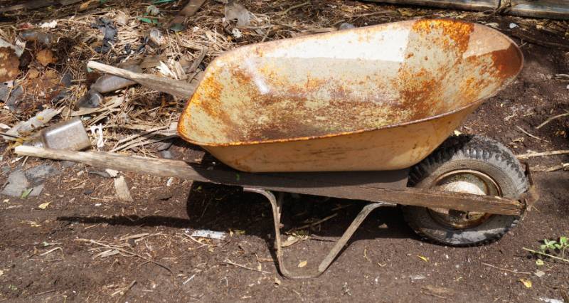 lot 2542 image: Wheelbarrow - Wheel Barrow - Ready For Work