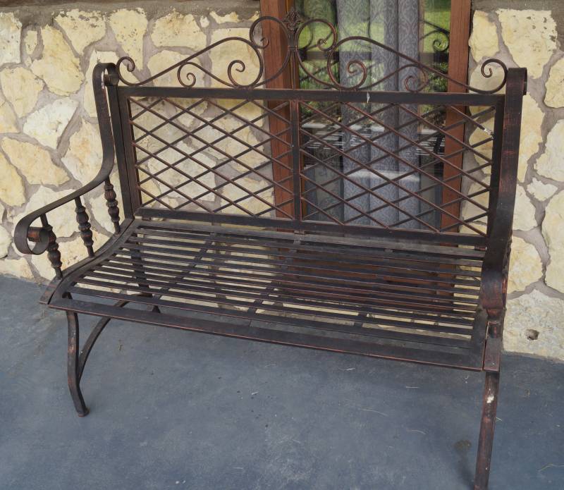 lot 2549 image: Metal Ornate Lawn Bench