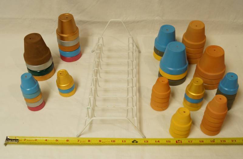 lot 2563 image: Lot of Terra-Cotta Planting Pots and a wire rack