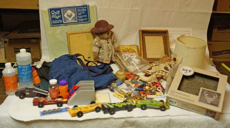 lot 2569 image: Crafters Lot - Nice Blue Jean Bag, Quilt Making Items NEW DIY String Art in Original Boxes (gifts) - Must see