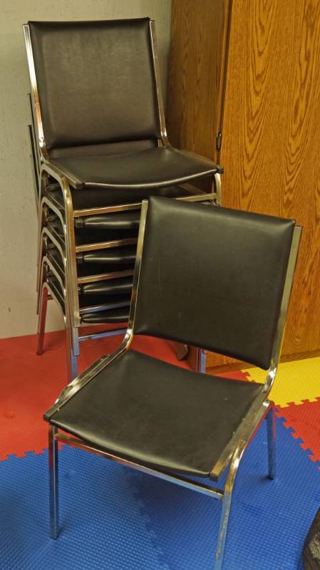 lot 2601 image: 6 Commercial Restaurant Chairs