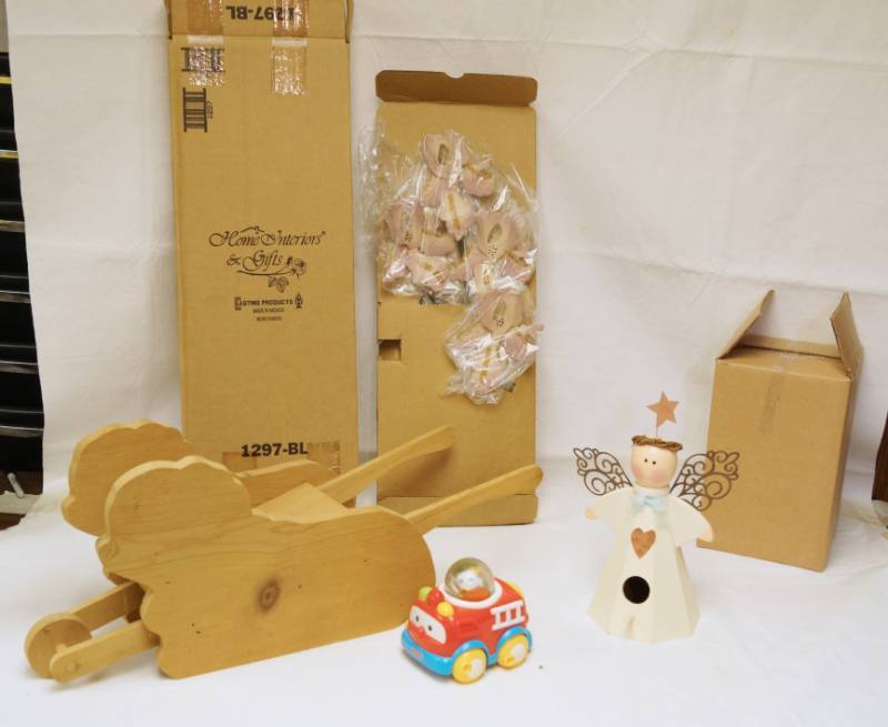 lot 2628 image: Home Interiors Wall Decor - NEW IN BOXES Pretty Angel Prim Style and Wooden Wheel Barrow See Pics