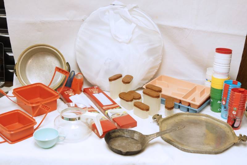 lot 2638 image: Awesome Kitchen Lot Collectible Tupperware Spice Containers, Food Storage Tents, Cups, Aluminum Tray and More