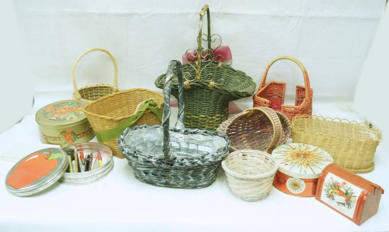 lot 2643 image: Nice Lot of Baskets and Tins - One a Teachers tin full of sharpies and pens