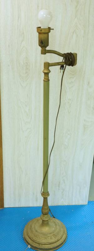 lot 2644 image: Unique Vintage Swing-Arm Floor Lamp - Heavy and it works see pics