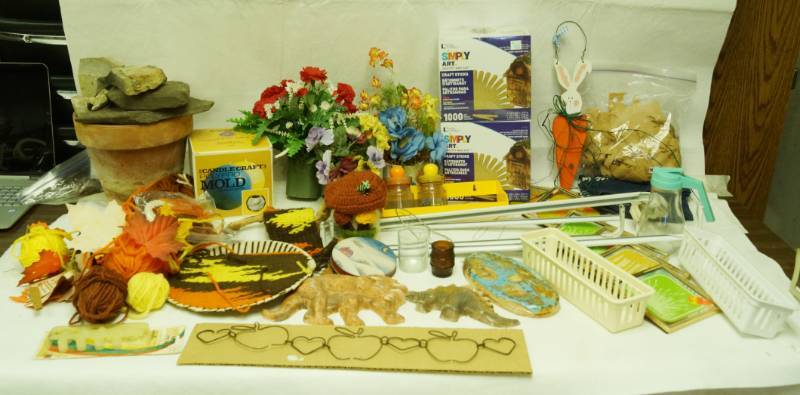 lot 2646 image: Catch-All Crafters lot - NEW BOXES of Craft Sticks, Unfinished Projects, Organizers, Circle Candle Mold and more