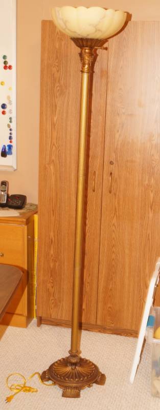 lot 2701 image: Awesome Decorative Floor Lamp - very tall