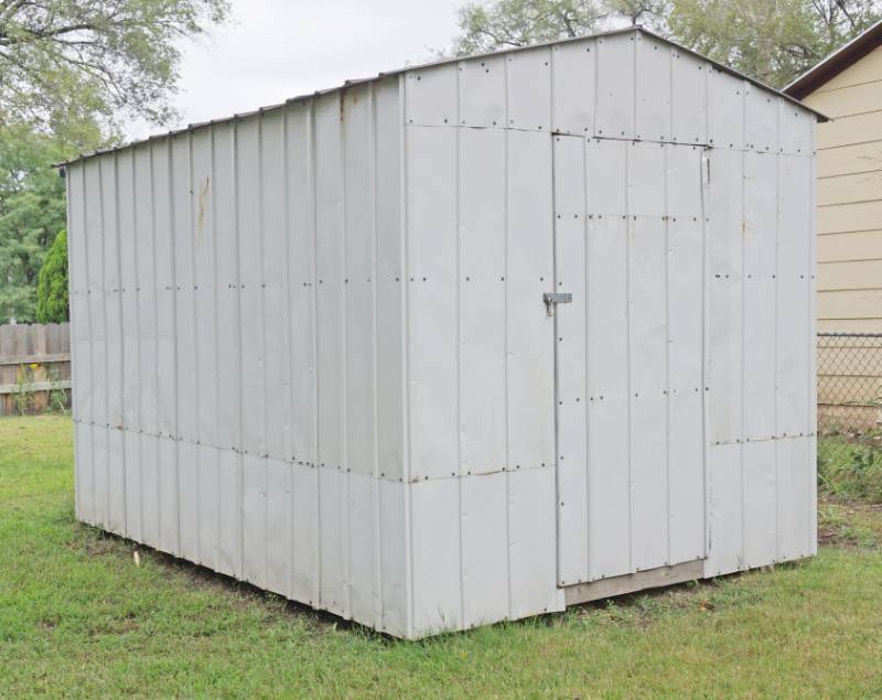lot 2706 image: Back Yard SHED - 12 deep x 8 wide x 8 tall  peak - on 4x4s - dry