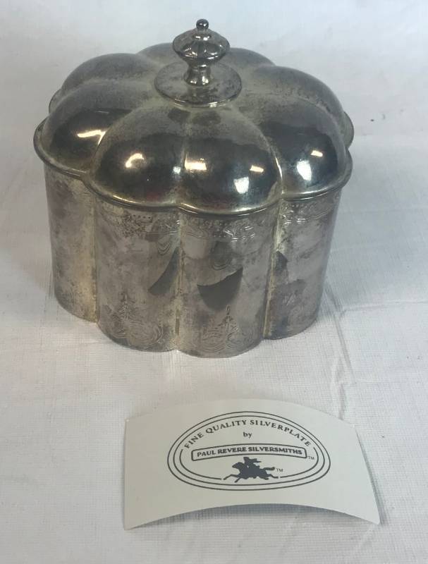 lot 3489 image: Silver Jewelry Box by Paul Revere Silversmiths - Fine Quality Silverplate