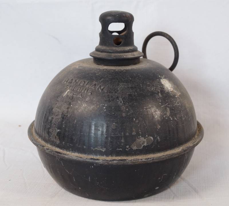 lot 1435 image: Vintage Gas Can - Kerosene Can - Oil Can - HANDLAN - St Louis - USA